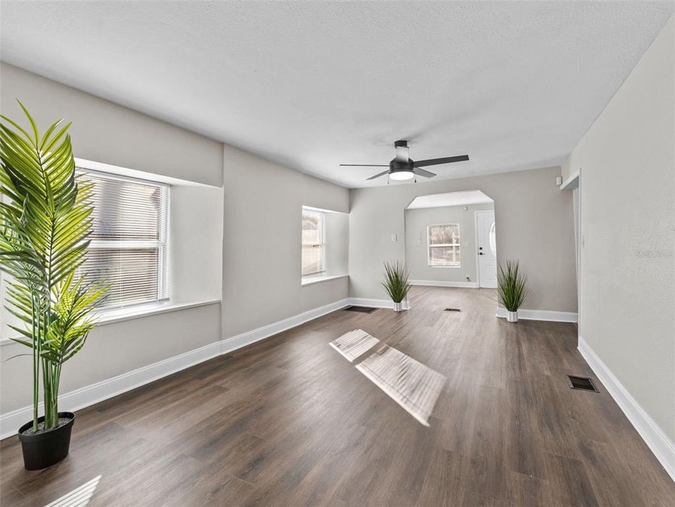 For Rent: $1,795 (3 beds, 1 baths, 1056 Square Feet)