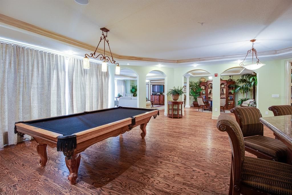 На продажу: $249,900 (2 спален, 1 ванн, 1130 Квадратных фут)