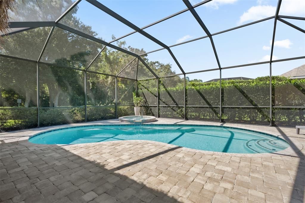 En Venta: $589,700 (3 camas, 3 baños, 2437 Pies cuadrados)
