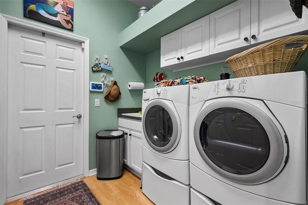 En Venta: $589,700 (3 camas, 3 baños, 2437 Pies cuadrados)