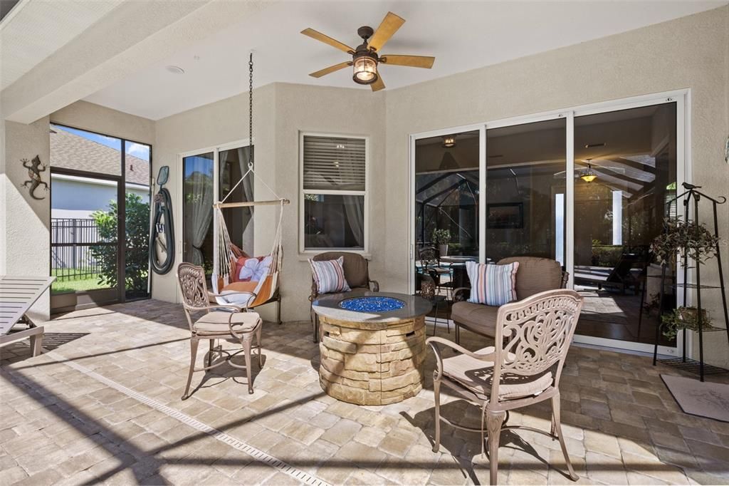 En Venta: $589,700 (3 camas, 3 baños, 2437 Pies cuadrados)