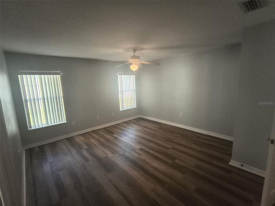 For Rent: $1,600 (3 beds, 2 baths, 1376 Square Feet)