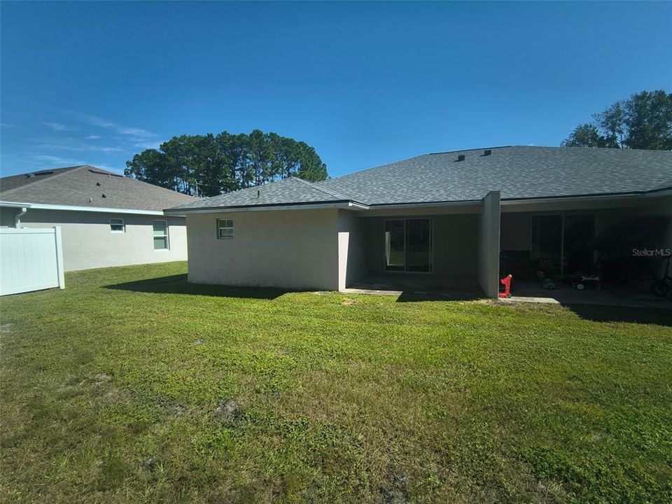For Rent: $1,600 (3 beds, 2 baths, 1376 Square Feet)