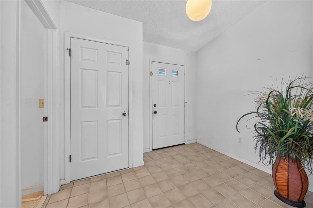 For Sale: $329,000 (3 beds, 2 baths, 1749 Square Feet)