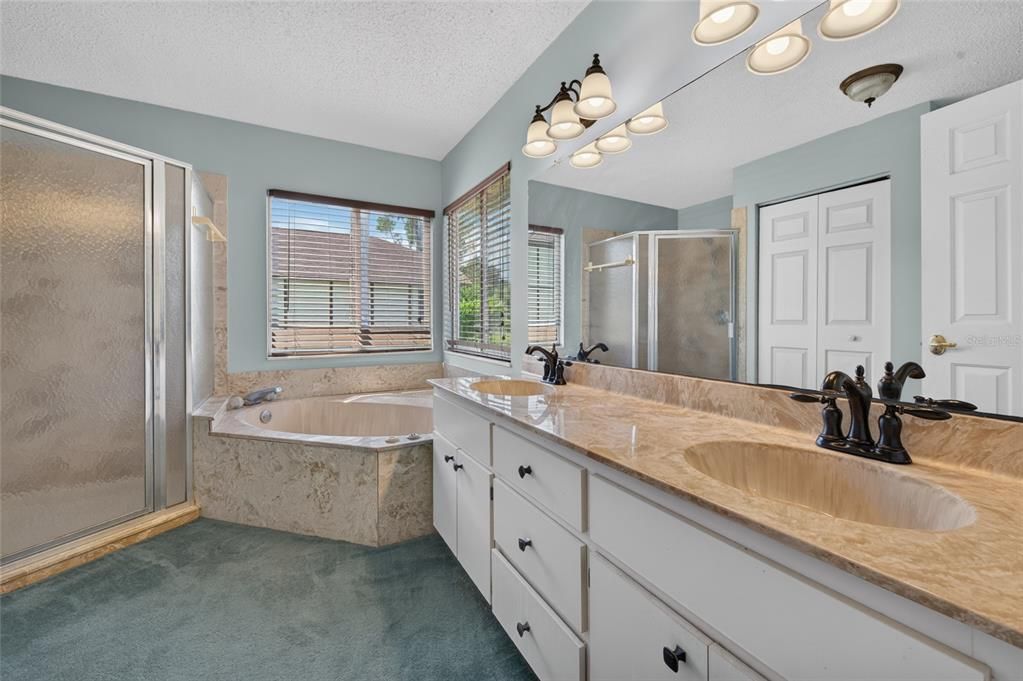 For Sale: $329,000 (3 beds, 2 baths, 1749 Square Feet)