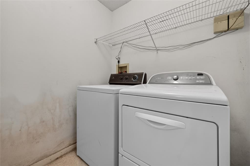 For Sale: $329,000 (3 beds, 2 baths, 1749 Square Feet)