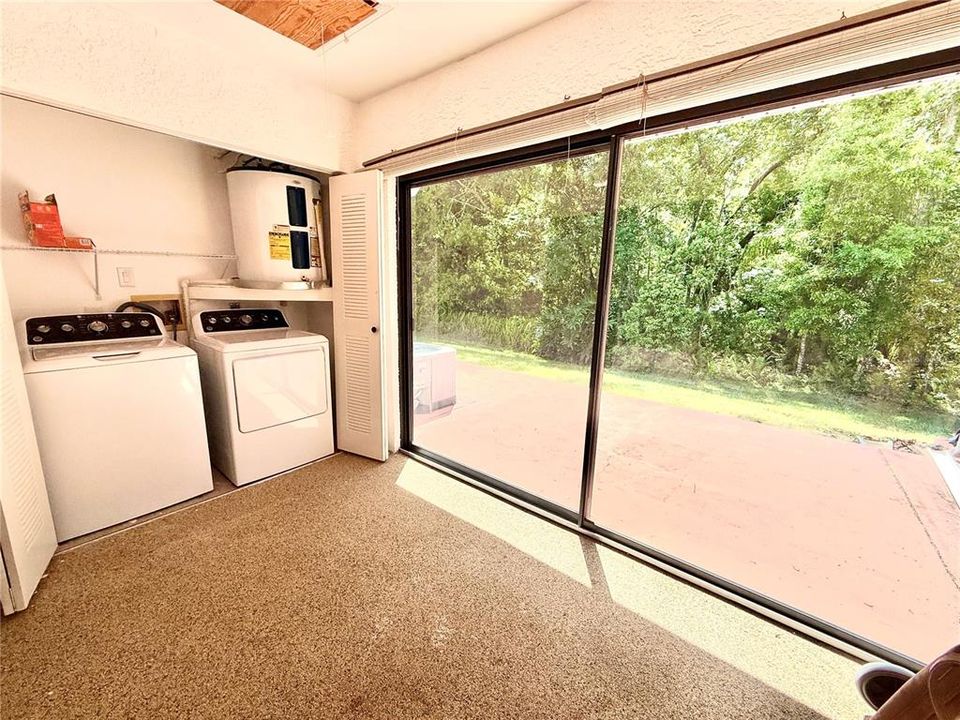 На продажу: $175,000 (2 спален, 2 ванн, 988 Квадратных фут)