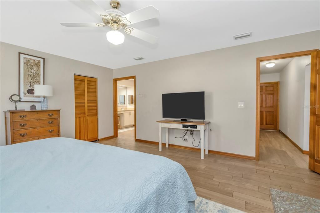 На продажу: $599,900 (3 спален, 2 ванн, 2770 Квадратных фут)