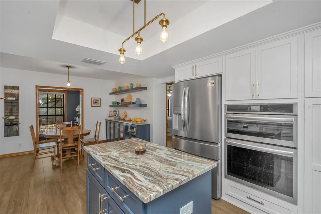 На продажу: $599,900 (3 спален, 2 ванн, 2770 Квадратных фут)