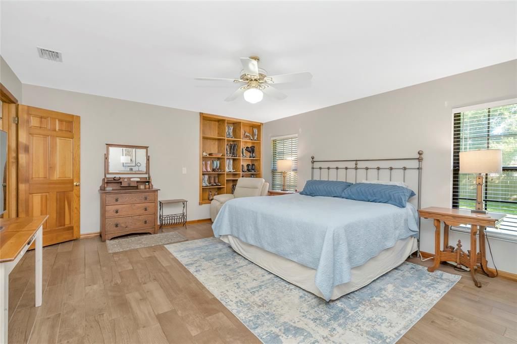 На продажу: $599,900 (3 спален, 2 ванн, 2770 Квадратных фут)