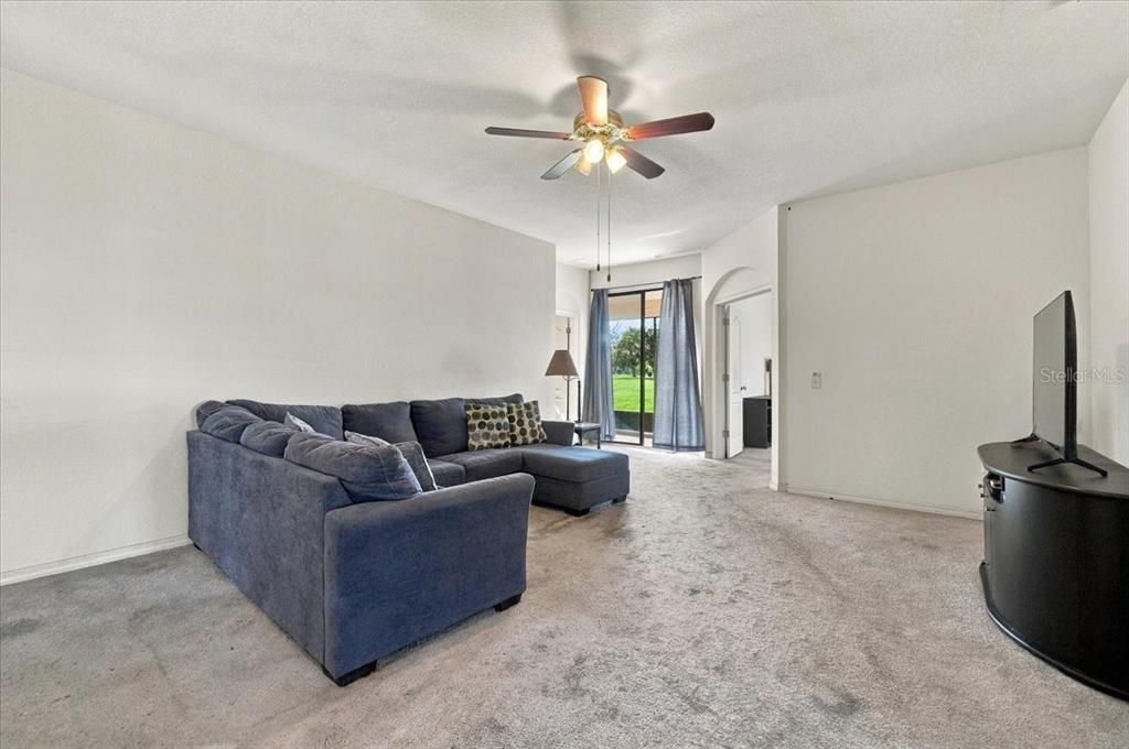 En Venta: $259,900 (3 camas, 3 baños, 1394 Pies cuadrados)