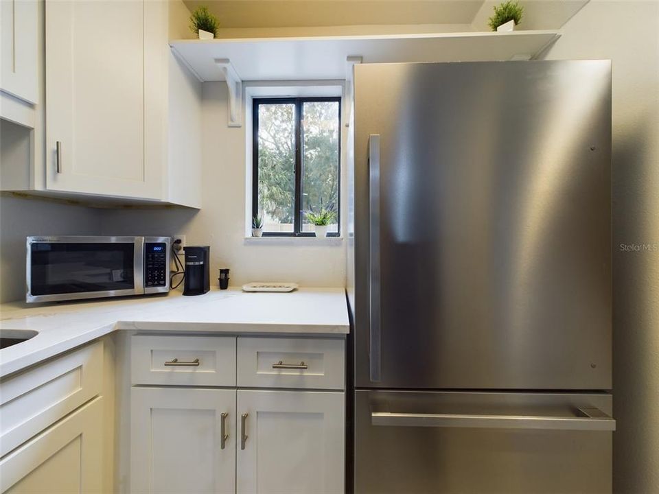 For Rent: $1,700 (2 beds, 1 baths, 1158 Square Feet)