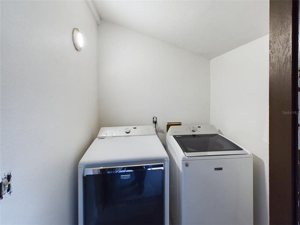 For Rent: $1,700 (2 beds, 1 baths, 1158 Square Feet)