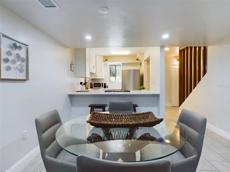 For Rent: $1,700 (2 beds, 1 baths, 1158 Square Feet)
