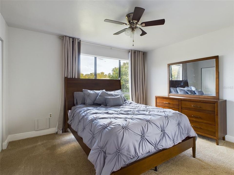 For Rent: $1,700 (2 beds, 1 baths, 1158 Square Feet)