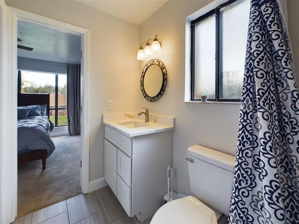 For Rent: $1,700 (2 beds, 1 baths, 1158 Square Feet)
