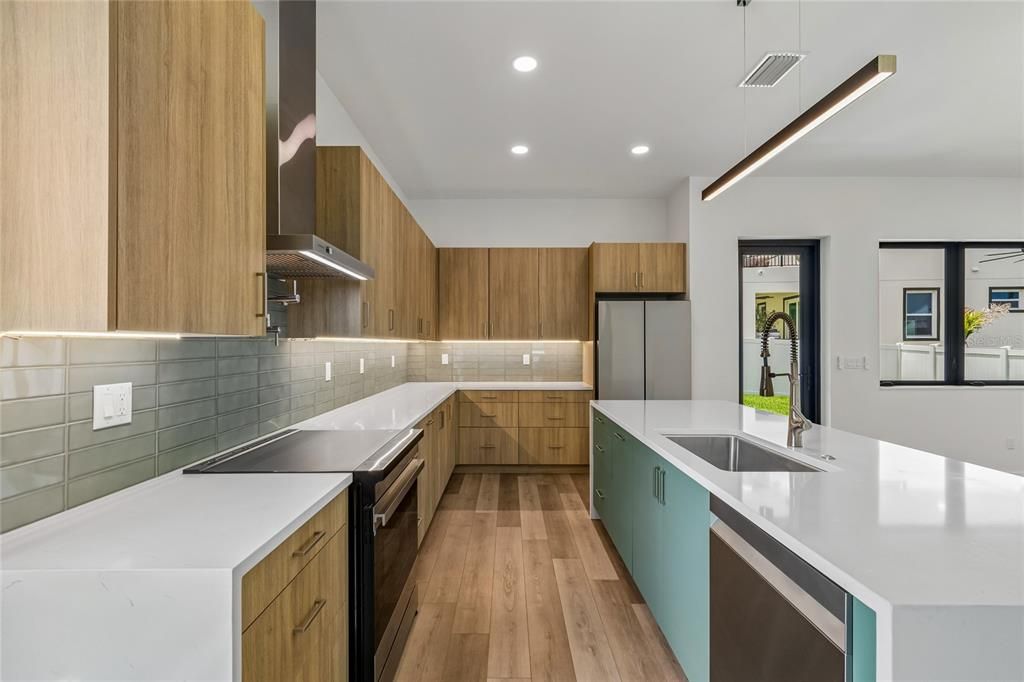 For Rent: $4,500 (3 beds, 2 baths, 2165 Square Feet)