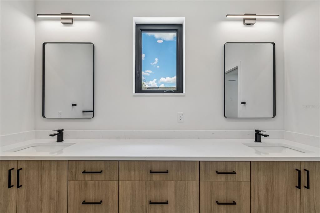 For Rent: $4,500 (3 beds, 2 baths, 2165 Square Feet)