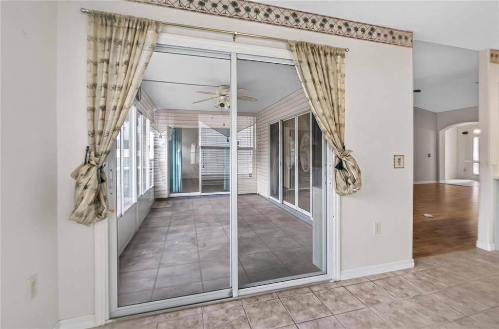 На продажу: $249,900 (3 спален, 2 ванн, 1639 Квадратных фут)