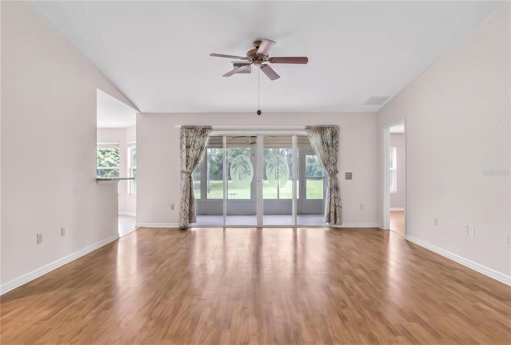 На продажу: $249,900 (3 спален, 2 ванн, 1639 Квадратных фут)