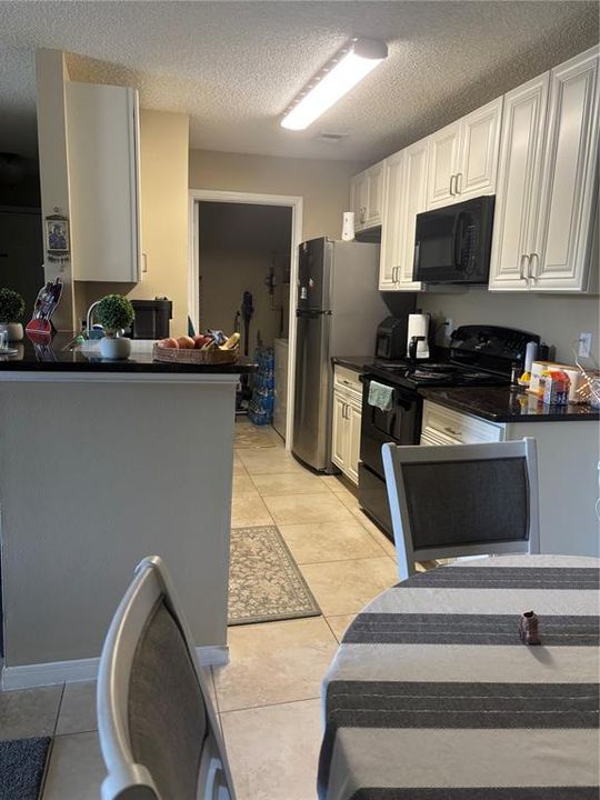 For Rent: $1,295 (1 beds, 1 baths, 701 Square Feet)