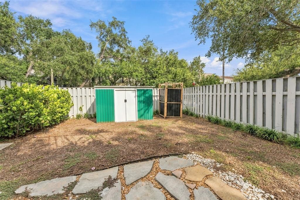 For Sale: $345,000 (1 beds, 1 baths, 684 Square Feet)