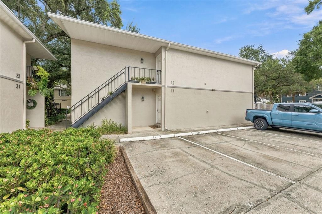 For Sale: $345,000 (1 beds, 1 baths, 684 Square Feet)
