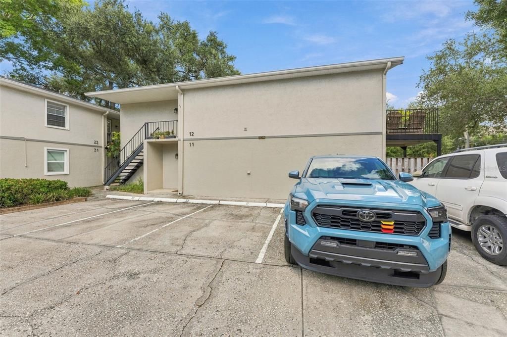 For Sale: $345,000 (1 beds, 1 baths, 684 Square Feet)