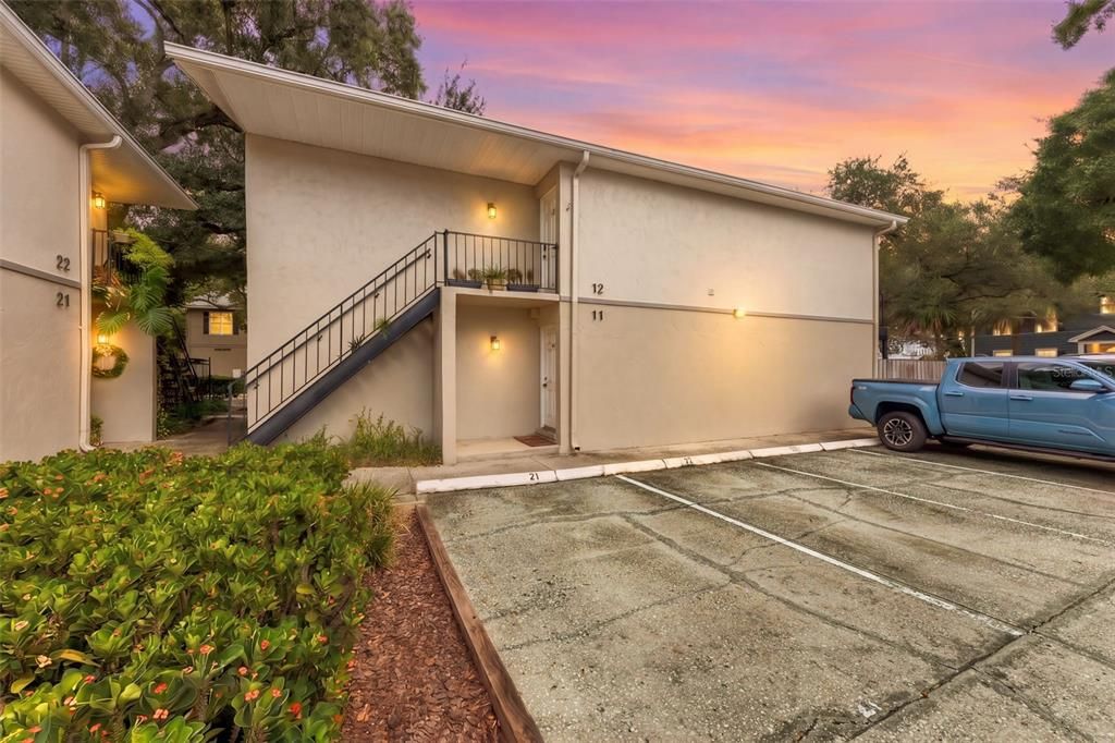 For Sale: $345,000 (1 beds, 1 baths, 684 Square Feet)