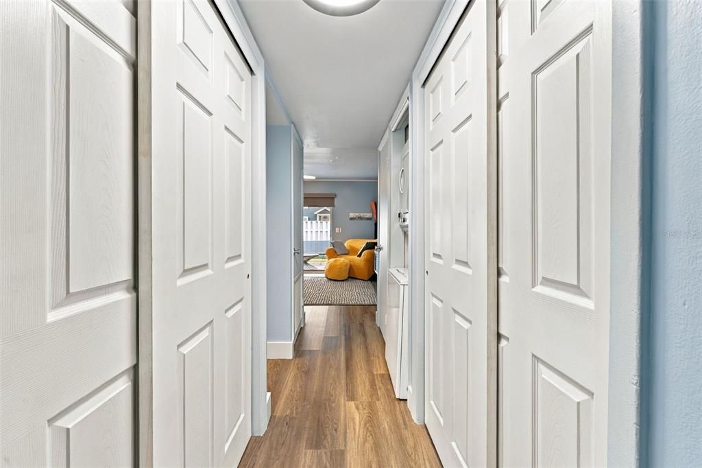 For Sale: $345,000 (1 beds, 1 baths, 684 Square Feet)