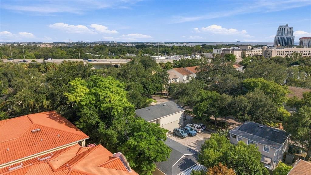 For Sale: $345,000 (1 beds, 1 baths, 684 Square Feet)