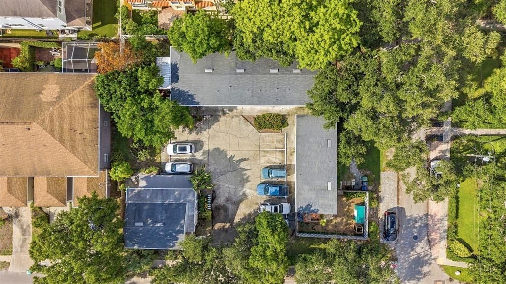 For Sale: $345,000 (1 beds, 1 baths, 684 Square Feet)