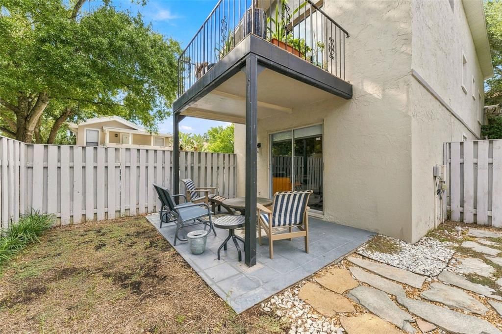 For Sale: $345,000 (1 beds, 1 baths, 684 Square Feet)
