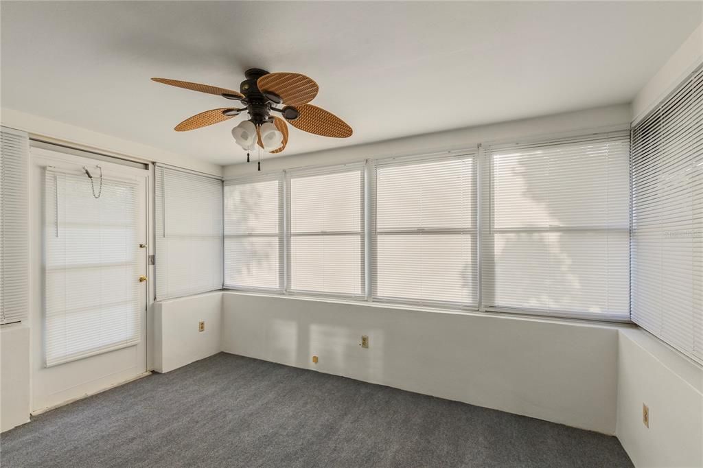 В аренду: $1,940 (2 спален, 1 ванн, 928 Квадратных фут)