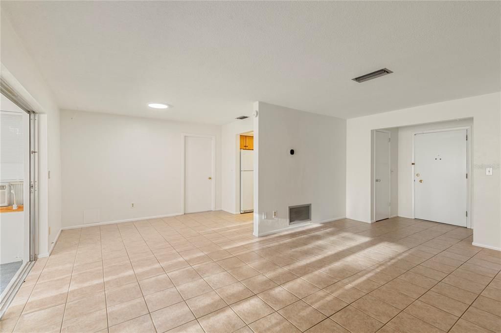 В аренду: $1,940 (2 спален, 1 ванн, 928 Квадратных фут)