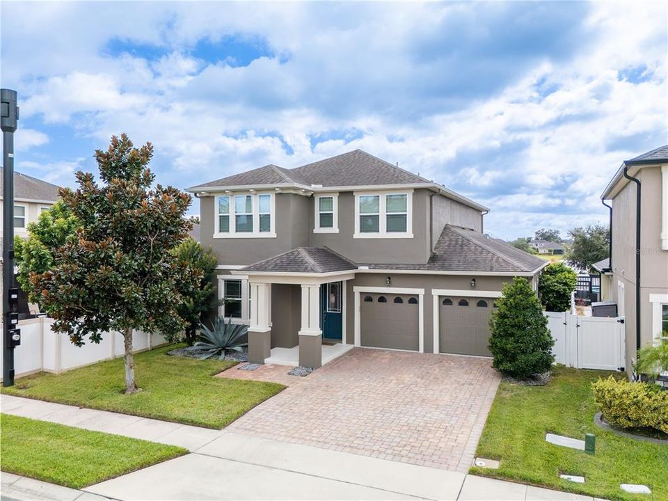 For Sale: $500,000 (3 beds, 2 baths, 2416 Square Feet)