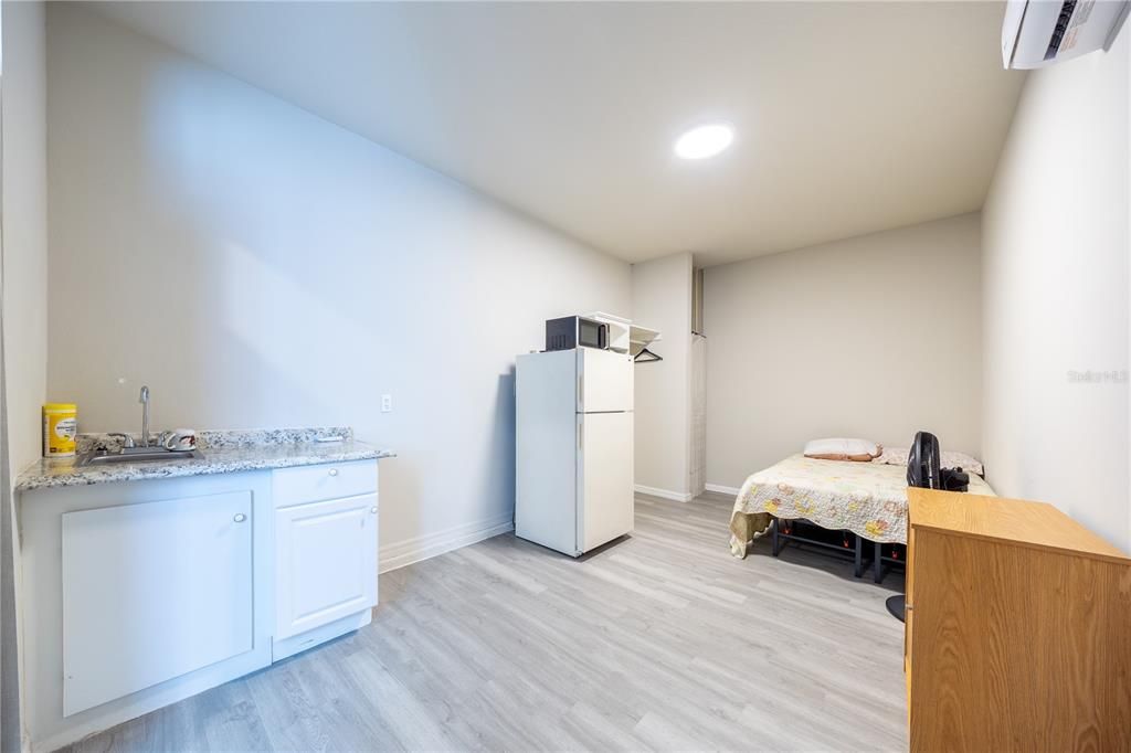 For Sale: $500,000 (3 beds, 2 baths, 2416 Square Feet)