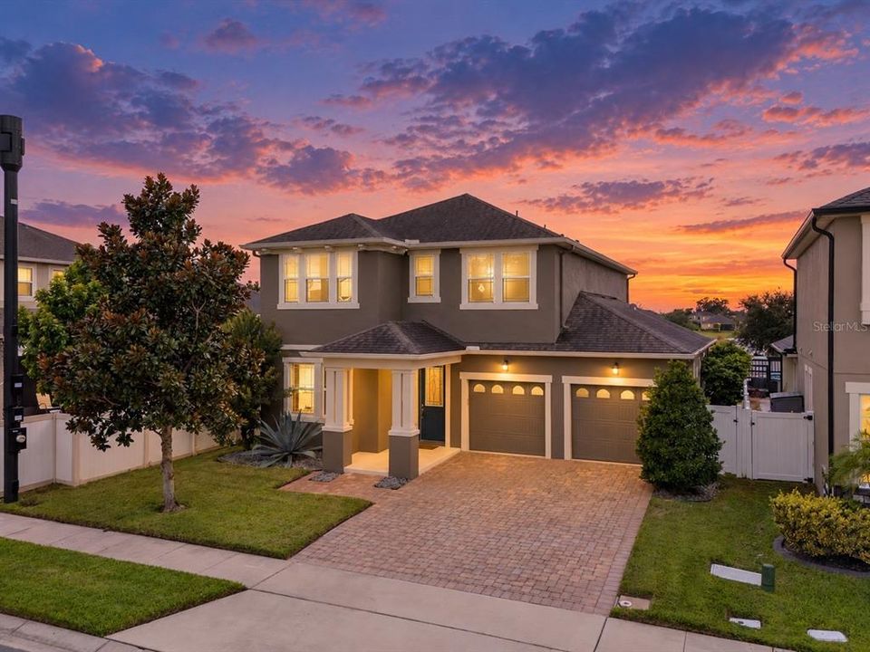 For Sale: $500,000 (3 beds, 2 baths, 2416 Square Feet)