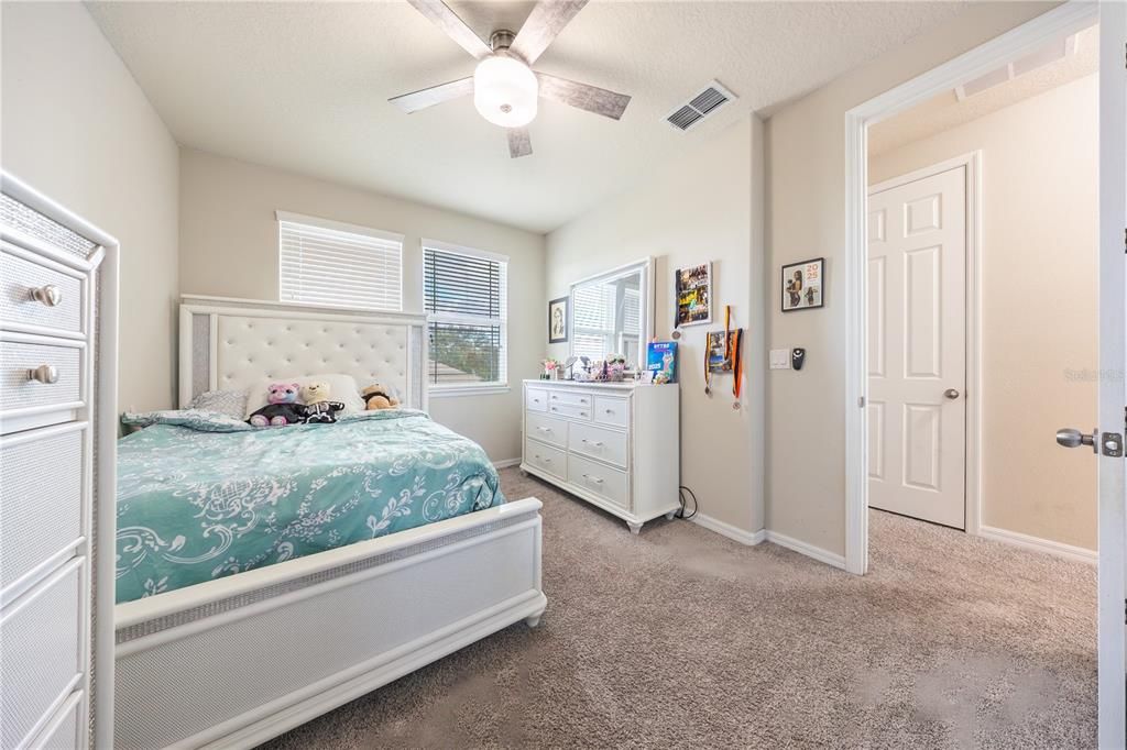 For Sale: $500,000 (3 beds, 2 baths, 2416 Square Feet)