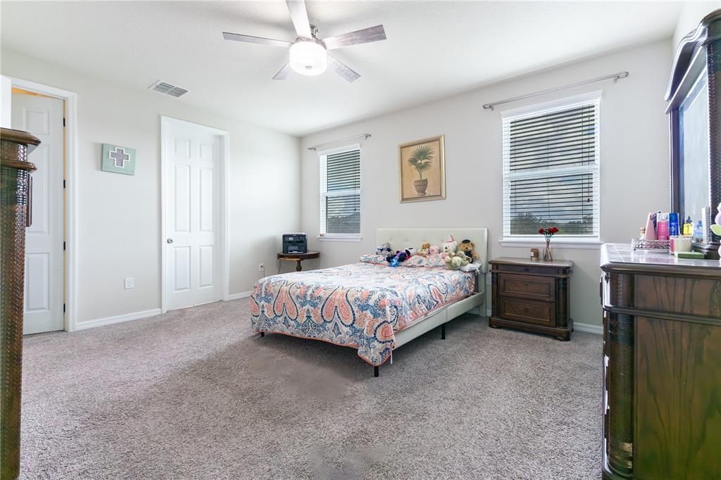 For Sale: $500,000 (3 beds, 2 baths, 2416 Square Feet)