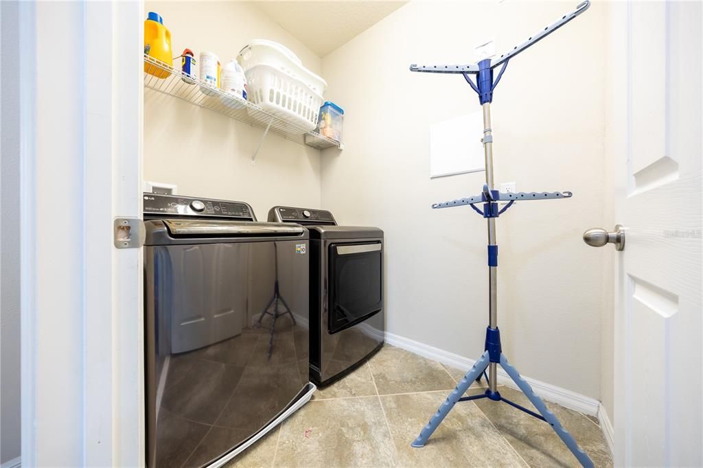 For Sale: $500,000 (3 beds, 2 baths, 2416 Square Feet)
