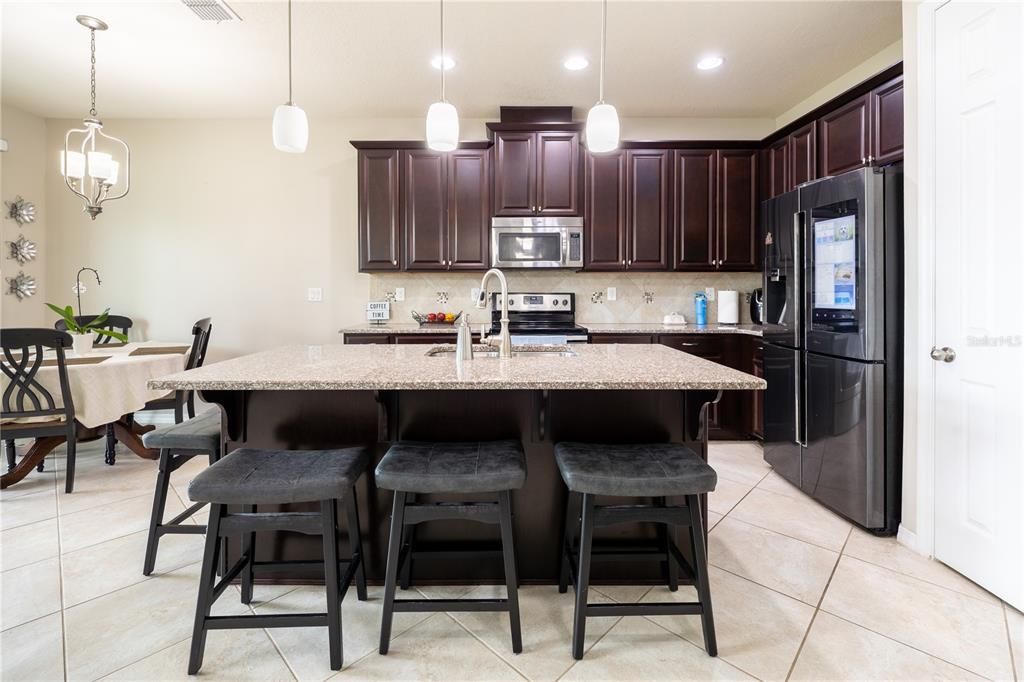 For Sale: $500,000 (3 beds, 2 baths, 2416 Square Feet)
