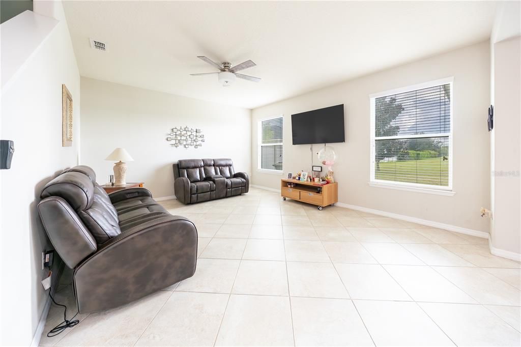 For Sale: $500,000 (3 beds, 2 baths, 2416 Square Feet)