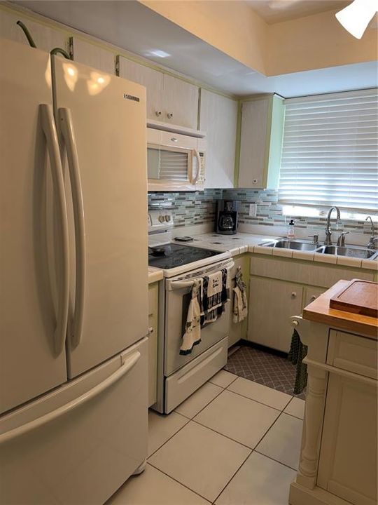 For Sale: $184,900 (2 beds, 2 baths, 1195 Square Feet)