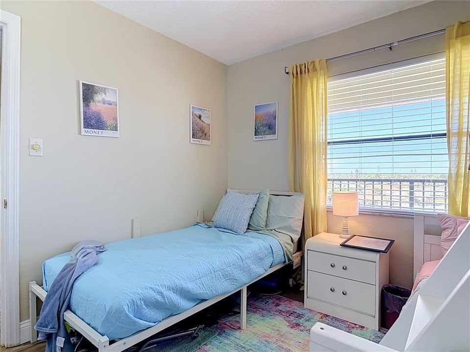 For Sale: $249,900 (2 beds, 2 baths, 925 Square Feet)