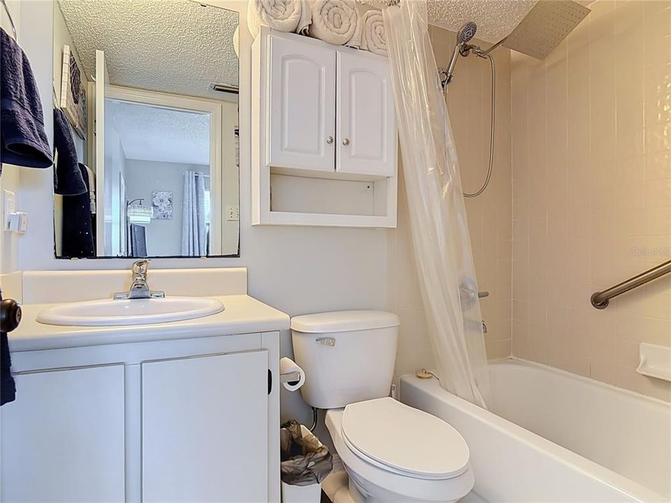For Sale: $249,900 (2 beds, 2 baths, 925 Square Feet)
