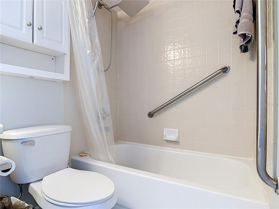 For Sale: $249,900 (2 beds, 2 baths, 925 Square Feet)