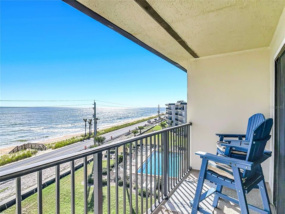 For Sale: $249,900 (2 beds, 2 baths, 925 Square Feet)