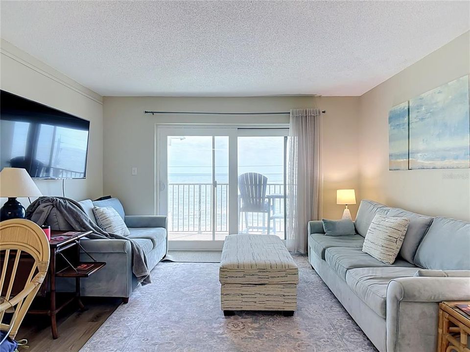 For Sale: $249,900 (2 beds, 2 baths, 925 Square Feet)