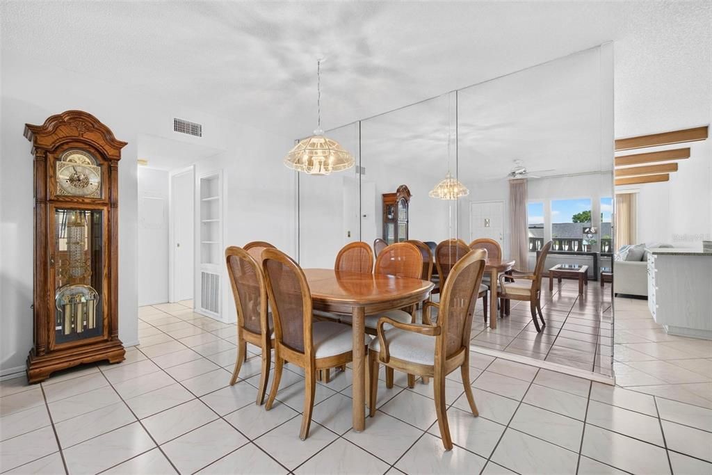 For Sale: $179,000 (2 beds, 2 baths, 1370 Square Feet)